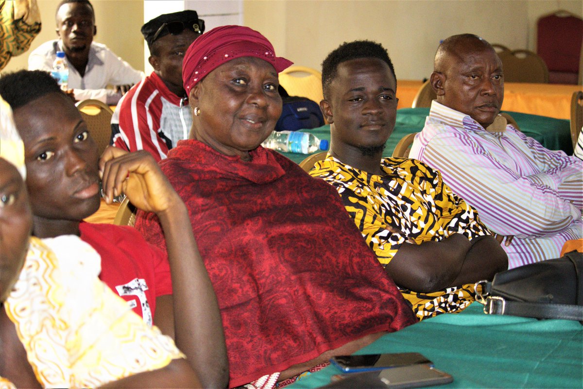UNDPSierraLeone's tweet photo. Happening Now!
#ExitMeeting w/ communities, government officials, private companies and council representatives after 2⃣ and half years of community engagements through the #MultiStakeholderPlatform to mitigate local conflicts in Moyamba and Pujehun districts. https://t.co/9GpVzdWNtH