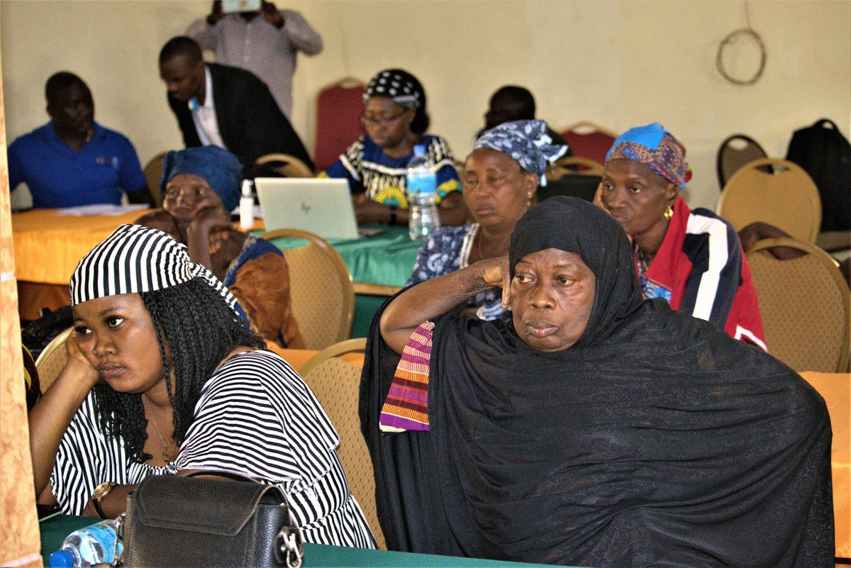 UNDPSierraLeone's tweet photo. Happening Now!
#ExitMeeting w/ communities, government officials, private companies and council representatives after 2⃣ and half years of community engagements through the #MultiStakeholderPlatform to mitigate local conflicts in Moyamba and Pujehun districts. https://t.co/9GpVzdWNtH