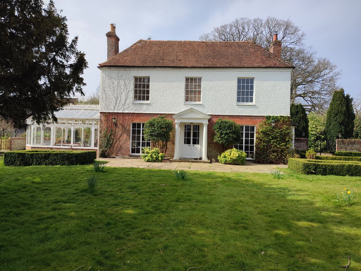 Another great project started in Hampshire.
All exterior and interior decoration will be done to the high standard.
Fantastic listed building will get transformation.