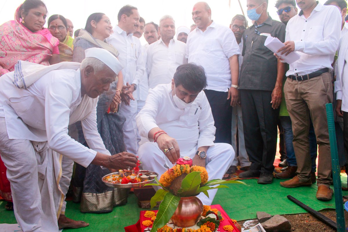 AshokChavan1958's tweet photo. नांदेड जिल्ह्याच्या ग्रामीण भागातील अनेक विकासकामांचा आज शुभारंभ करण्यात आला. https://t.co/FRD74Thri5