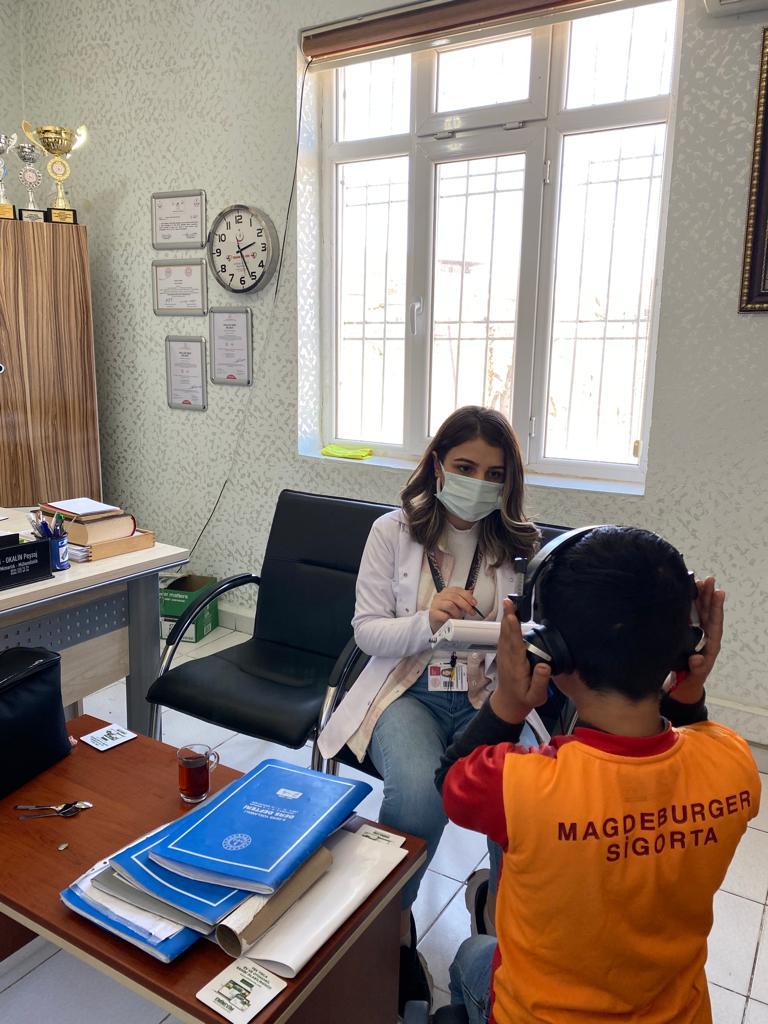 Kösetarla ilkokulu öğrencilerine Müdürlüğümüz Merkez TSM Okul Sağlığı Birimi tarafından işitme tarama testi yapıldı.
