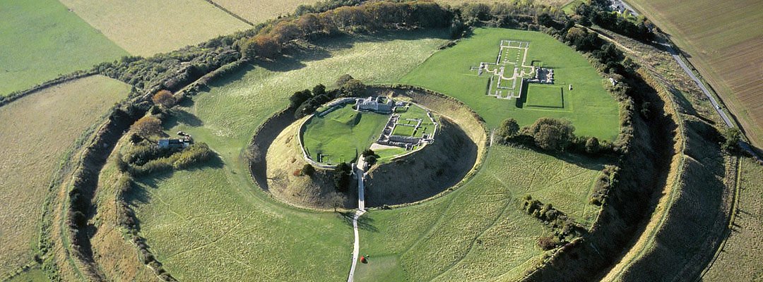 In 1086, William I summoned all the powerful men of the realm to Old Sarum, the royal castle he had built within the massive Iron Age hillfort there. It was to be the stage for a grand ceremony. Learn more: bit.ly/Old-Sarum