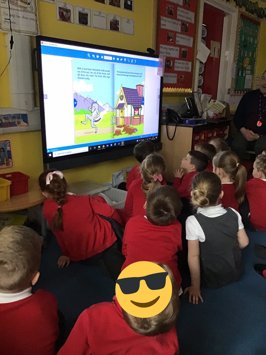 theellisF2's tweet photo. We are reading together the story of The Three Little Pigs. #lovingbooks https://t.co/0TLzywg0Bb