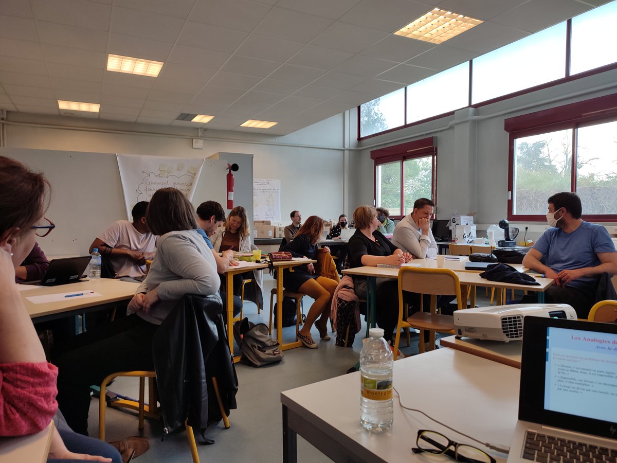 EmmanuelROUAUL1's tweet photo. Formation interdegrés sur la résolution de problèmes au  @Clg_Cassin_78 de Chanteloup-Les-Vignes. Les analogies et le cadre théorique A-S3 d'@emmanuel_sander au service de la construction de séquences pédagogiques. #Citééducative #centreAlainSavary #formation #REP+ https://t.co/LZLvKm3kNw