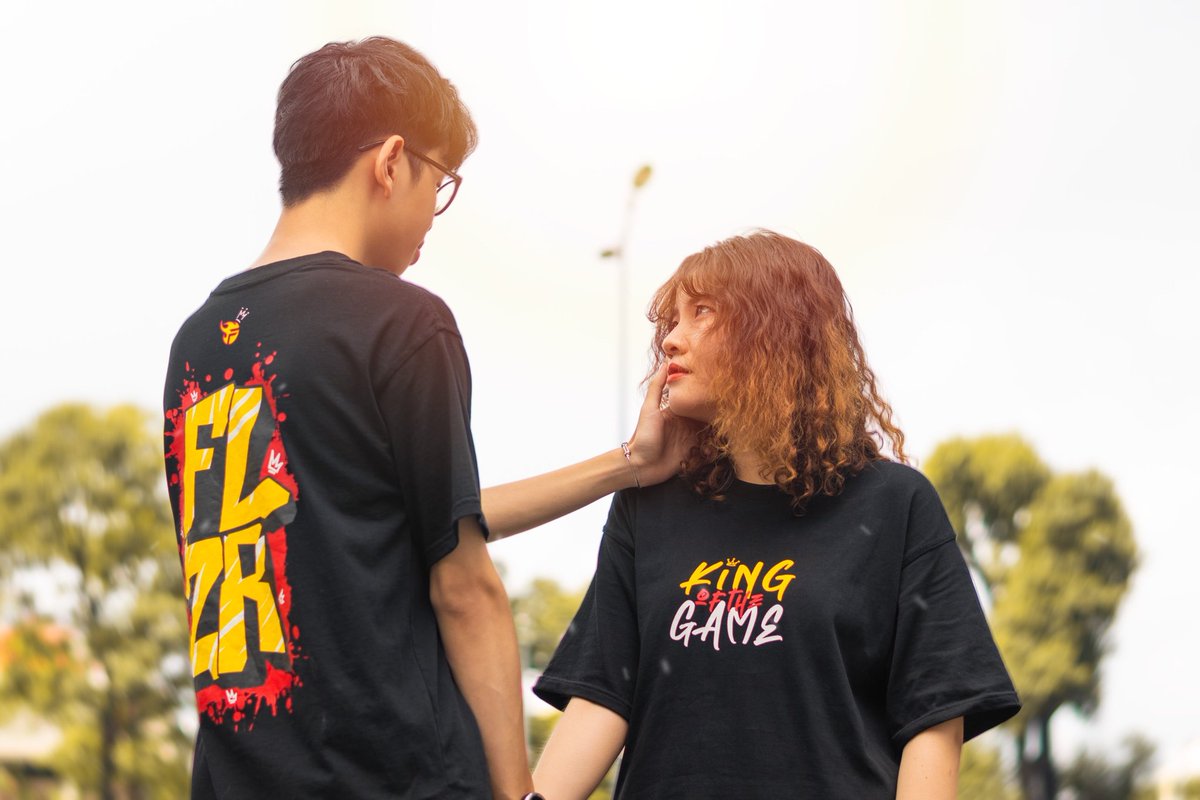 teamflash_gg's tweet photo. Be the King and Queen of the Game 👑
Match up your style👫 with our latest #FlashMerch👇
🛒FB: https://t.co/U6Dv3UIem0
🛒IG: https://t.co/f66vgyNVa1
🛒Shopee: https://t.co/NU1actwzMw
#TeamFlash #MakingGamersHeroes https://t.co/xIosZZqNZp