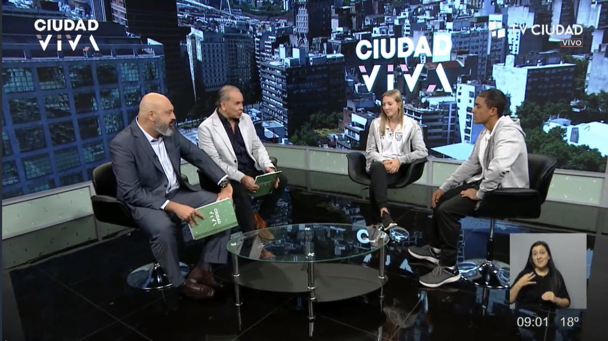josemacaraballo's tweet photo. Hoy recibimos en @tvciudadviva a Florencia Núñez y Mateo Cerbetti, jugadores de la selección uruguaya de fútbol para personas amputadas #AUFA, que hicieron un gran torneo sudamericano en Colombia y clasificaron al mundial del Turquía, en un rato compartimos la nota.- 🇺🇾⚽️🙌🏼 https://t.co/cDrEzalTA3
