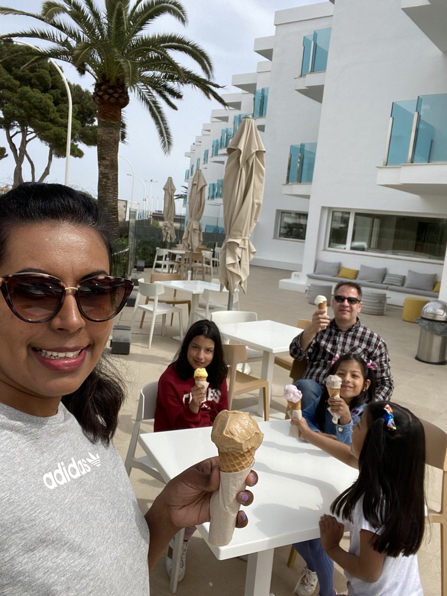 HackettLady's tweet photo. @easyJetholidays Iβd love to travel in style for my birthday with @billpostersuk and our munchkins to Mallorca to explore the caves followed by a trip to the beach and to our favourite Sa Gelateria in Palma! Fresh π juice from the market was amazing too π π¦ π€ βοΈ πΉ #SortMySummer https://t.co/w2RZCYhY5U