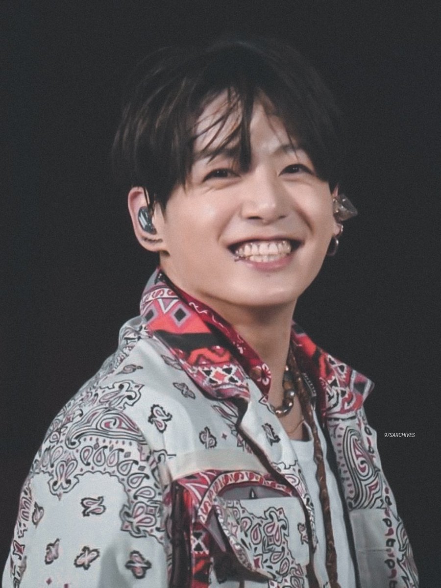 SHINAaAaAs's tweet photo. #JUNGKOOK #GetWellSoonJungkook #COVIDgetthehellout Please take care kookieee i luv uu♡♡♡ https://t.co/d48pTr7QL5
