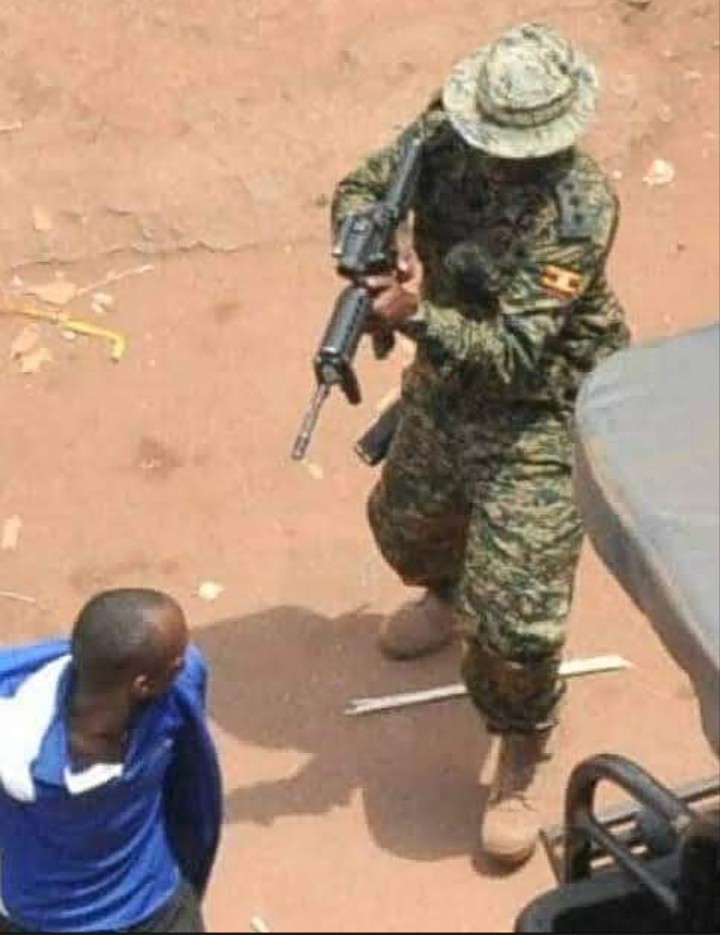 NANKYAJULIE1's tweet photo. @Refugees @WFP Democracy emphasises Collectivity. UGANDANS are wondering why prodemocratic Nations are reluctant about the on going human rights abuses that are done by DICTATOR @KagutaMuseveni&amp; @mkainerugaba DEFUND M7
DEMOCRACY NOT ARMS @USAmbUganda @G7 @EU_Commission @EUinUG @hrw @StateDRL https://t.co/pcTpzC1daA