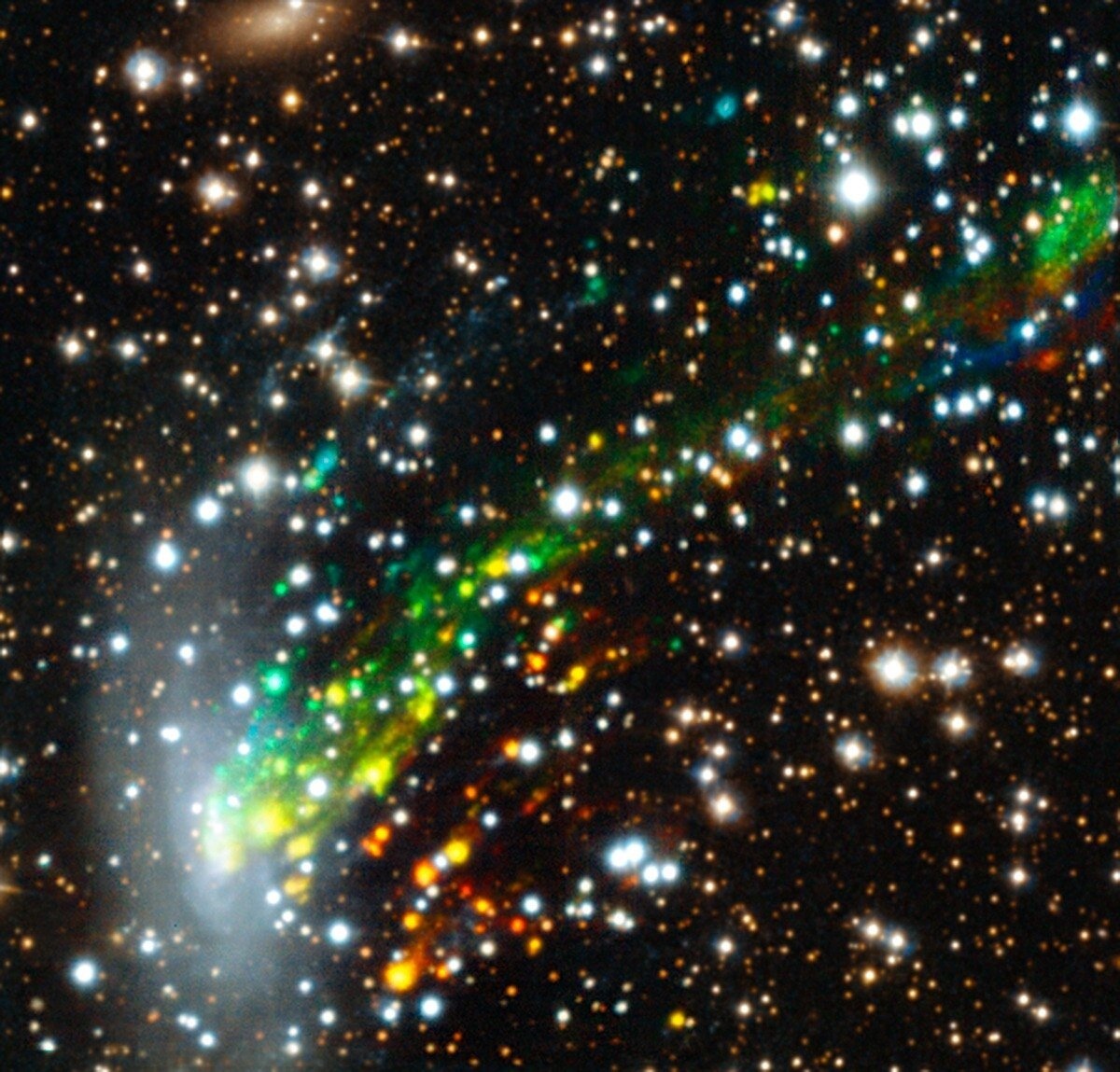 astrogid's tweet photo. Paзpушeннaя гaлaктикa ESO 137-001 https://t.co/4bfcv7yPVb