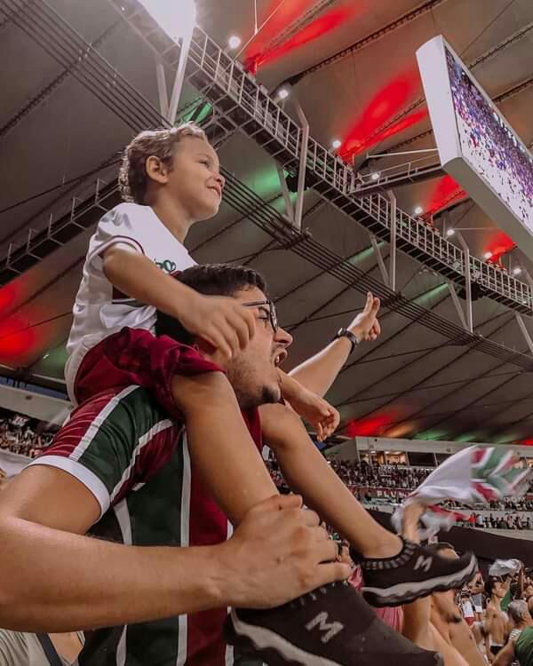 GDesde1902's tweet photo. A ENORME quantidade de crianças no jogo de domingo no Maracanã, me dá muita esperança para um futuro: https://t.co/NQcMeCq97g