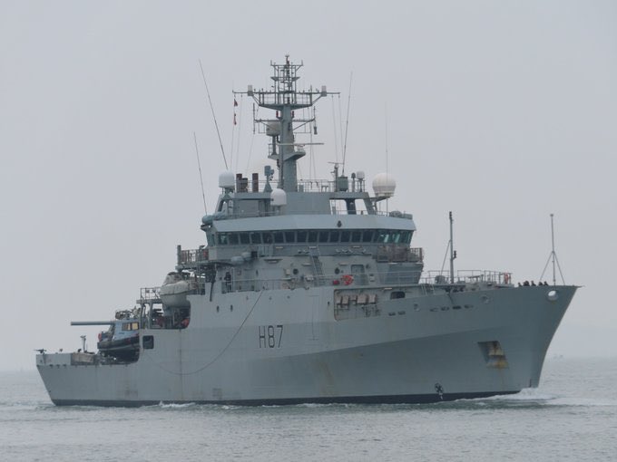 WarshipCam's tweet photo. HMS Echo (H87) Echo-class hydrographic survey ship coming into Portsmouth, England - March 29, 2022 #hmsecho #h87
* photo courtesy of @georgeemmett8 https://t.co/9gPc9xpPBM