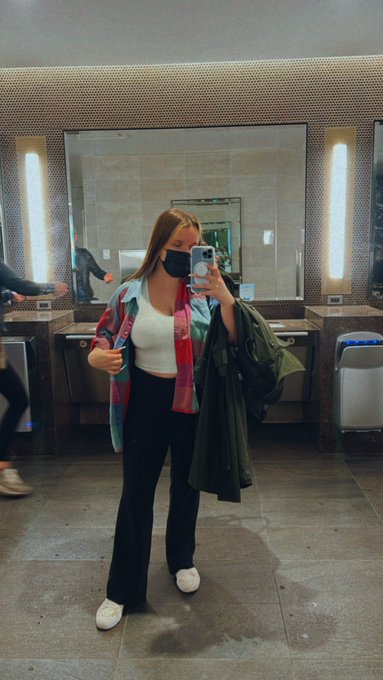 Airport fit ✈️✈️ https://t.co/NBxvPAujHI