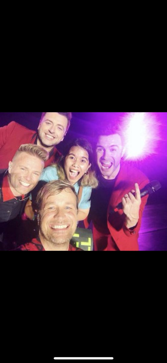 ___SuMin__'s tweet photo. I will always remember the lucky fans on stage when I think of #BetterMan ❤️#westlife #TwentyTour🥰🥰🥰@MarkusFeehily @NickyByrne https://t.co/ibHcMbGple