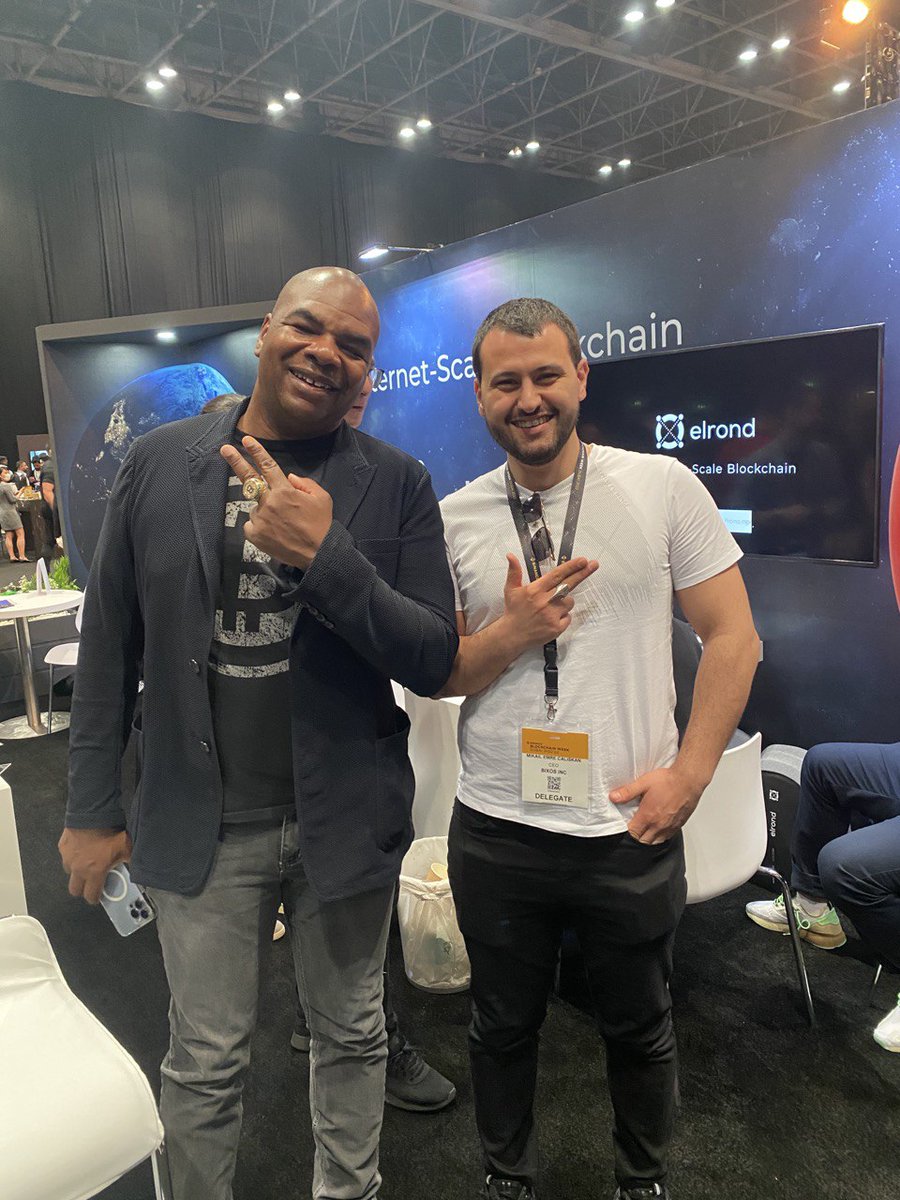 mikailecaliskan's tweet photo. @Davincij15 great man, nice to met him. He suggested buy #ubxs now or cry later 🙂 https://t.co/32xFBkiWgv