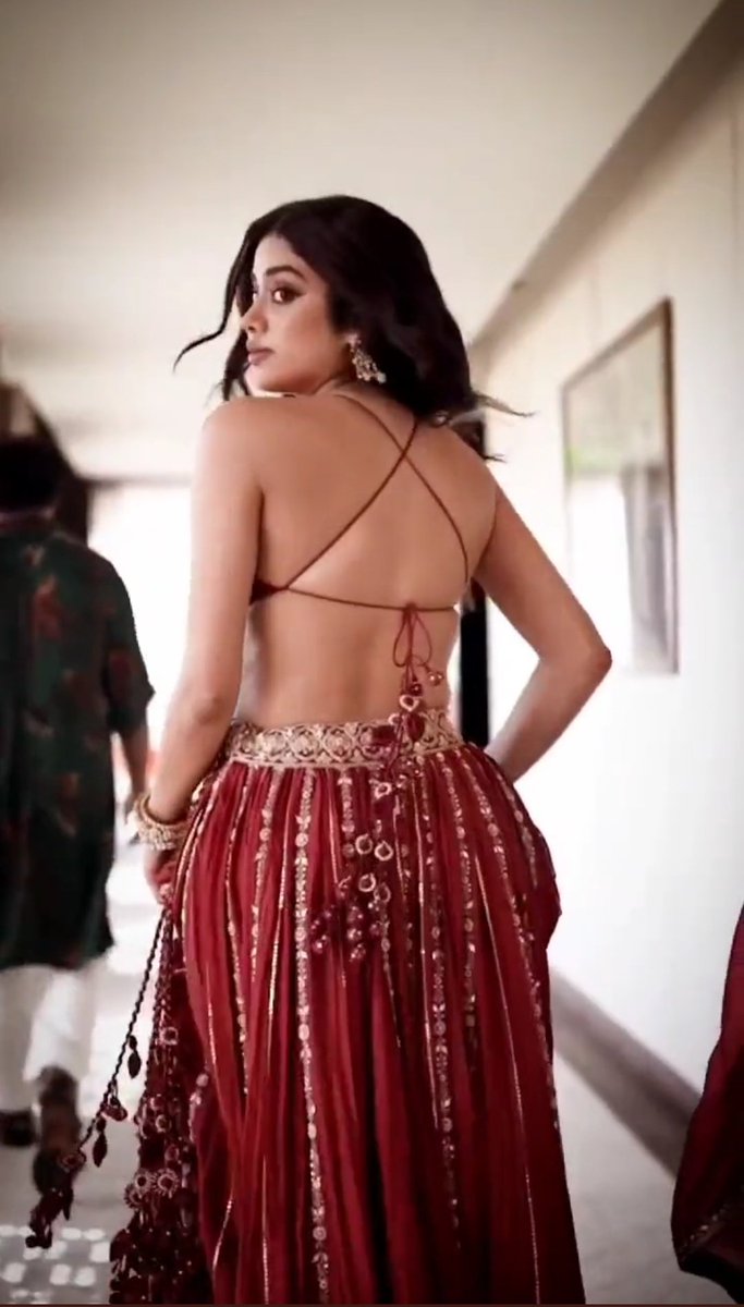 ArmpitsHD's tweet photo. #JanhviKapoor 🥵🥵🥵 https://t.co/2krnYDxZu1