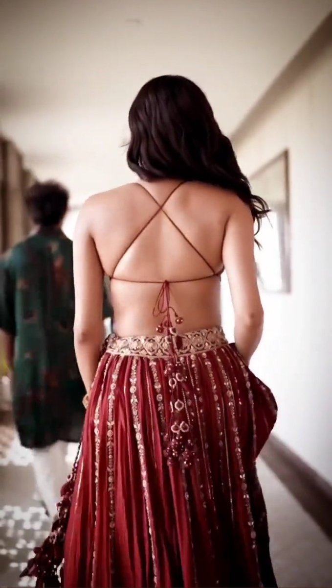 ArmpitsHD's tweet photo. #JanhviKapoor 🥵🥵🥵 https://t.co/2krnYDxZu1