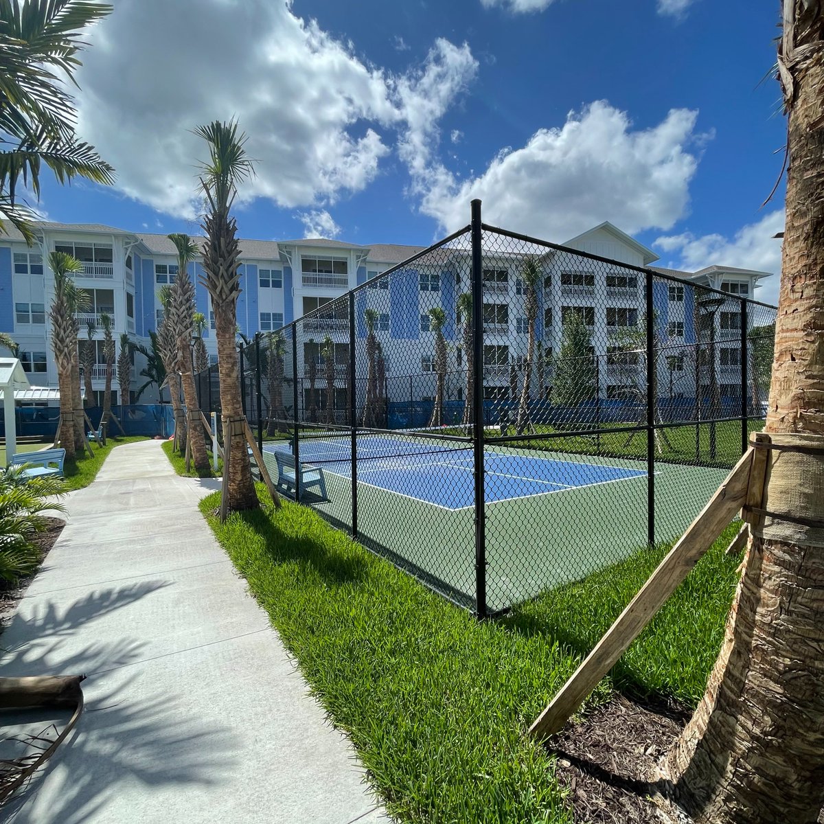 LTGCarlsonFence's tweet photo. #pickleball anyone? Check out our chainlink fence surrounding this court in Stuart, Florida. Who's up for a game?

#florida #fencecompany #miami #fencecontractor
#chainlink #fence #athleticfence #pickleballcourt https://t.co/LnjVm2EO0V