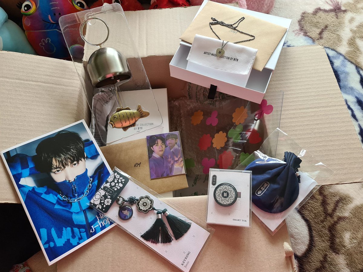 Threadfall's tweet image. More goodies from Korea, thanks to @ChihyeTwt 
Thank you so much 💜