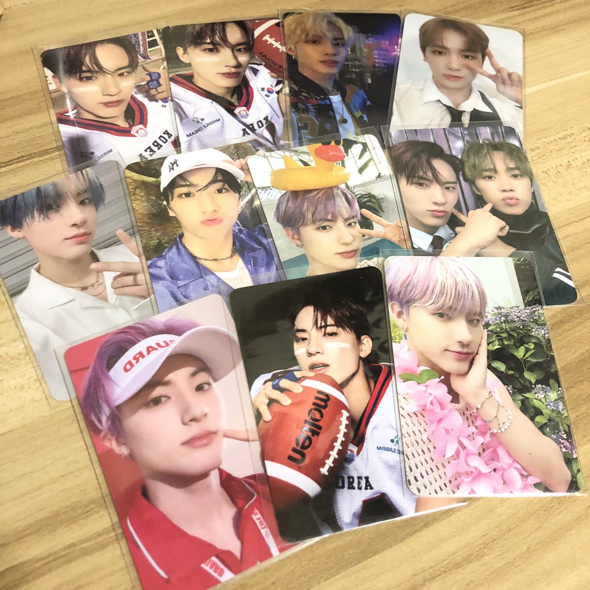 syjmart's tweet photo. wts lfb the boyz ph

eric &amp; hyunjae photocards — ₱1,740 SET

— no price breakdown
— can ship individually 
— 5 days reservations 
— mod: ggx &amp; sco https://t.co/Q5fL4ouhrx