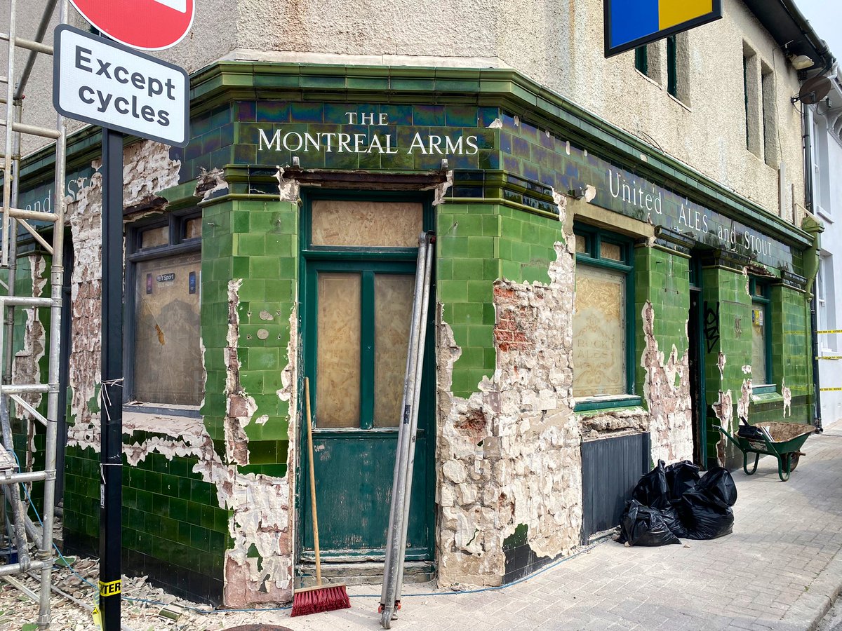 JonnyAnstead's tweet photo. Sad to see a bit of history being hacked off in Brighton.. not a great boozer in my memory but the tiles offered something https://t.co/6QcxiSg1Ir