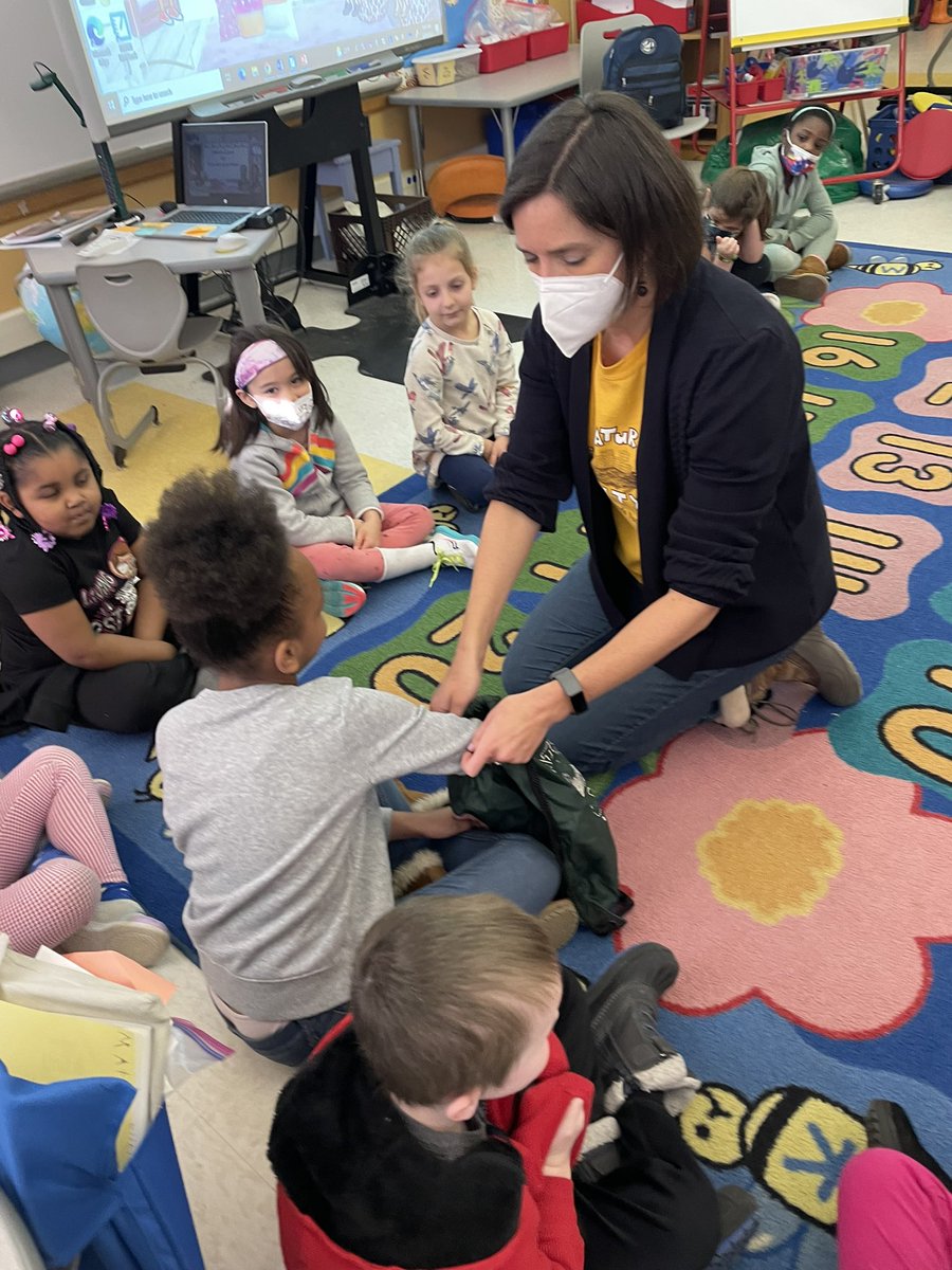 Our Kindergarten Scholars loved learning about Animals in Motion! Thank you <a href="/BaltimoreWoods/">Baltimore Woods</a> for sharing your knowledge with us!🦊🕊🦃 <a href="/mrsmichelSL/">Camille Michel</a> <a href="/syracuselatin/">Syracuse Latin</a> <a href="/SyracuseSchools/">Syracuse City School</a>