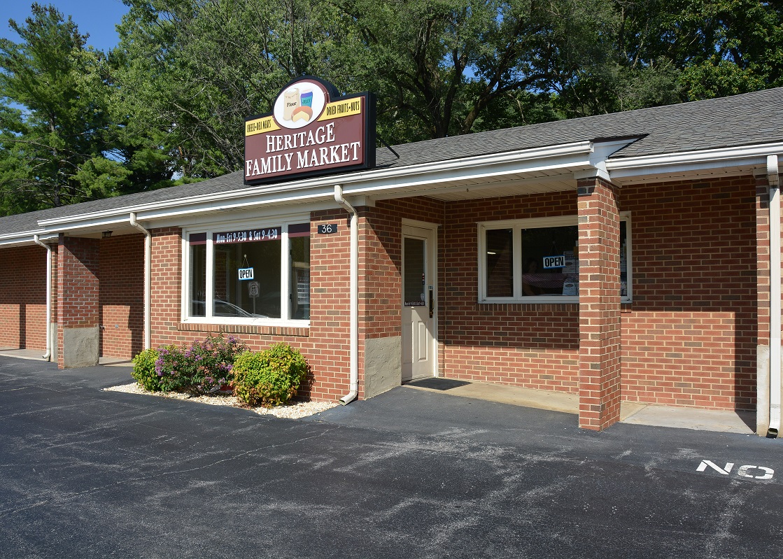 botetourtcounty's tweet photo. Today is #NationalMomandPopBusinessOwnersDay
#bocova is home to many small, family owned businesses. Today we want to salute our small business owners who are the backbone of our community! #bocosmallbusiness #businessinbocova https://t.co/r5uiuSMR3u