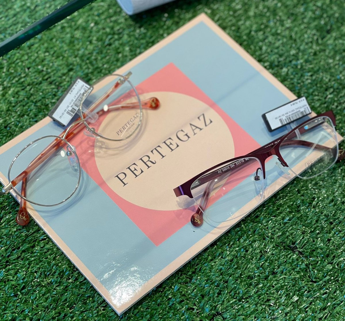 opticadaro's tweet photo. 👓 Estil i elegància en el nostre aparador interior, que en aquesta ocasió et mostrem les novetats de la marca Pertegaz 🤩

Vine a l’òptica i dona’ls-hi un cop d’ull! 😉

#OpticaDaro #Sunglasses #Eyewear #LaBisbal #optics #centreoptic #optometria https://t.co/xBQDZH7NVn