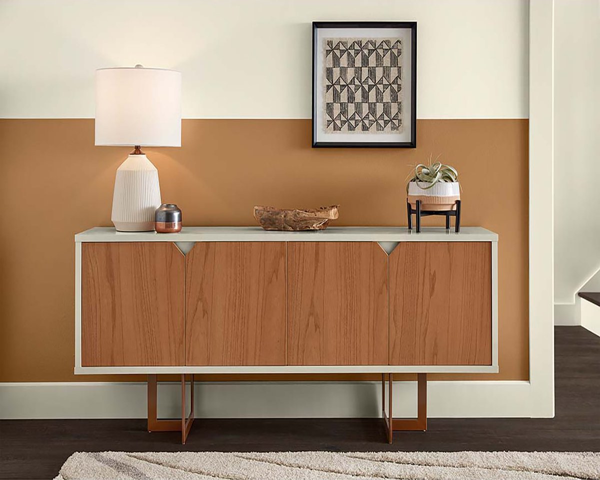 Rustic Oak warms up this living room, creating a cozy yet sophisticated feel. ​

🎨: Rustic Oak, one of our 2022 #ColorsOfTheYear, at <a href="/Lowes/">Lowe's</a> // Walking Stick at independent retailers.