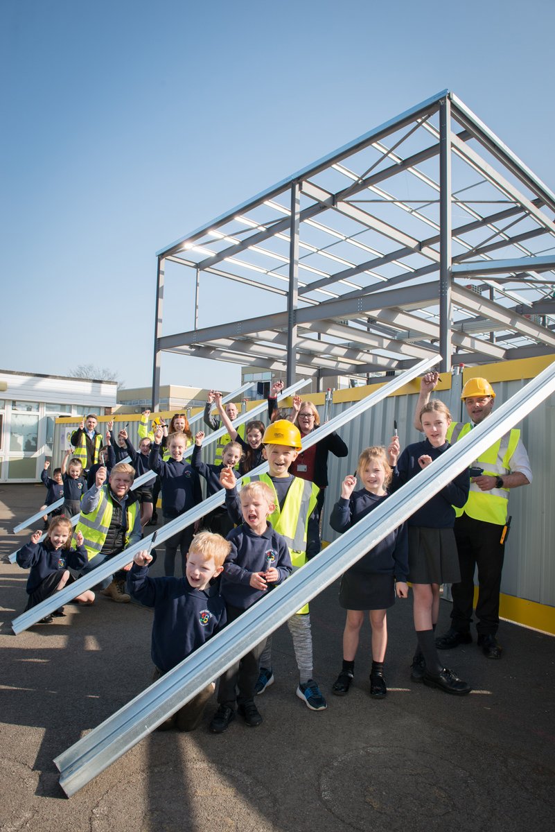 robertslimbrick's tweet photo. The steel frame is up at Warden Hill Primary School! To celebrate, we joined @EGCarterCoLtd at a steel signing event last week, which allowed pupils, teachers, governors and former staff to make their mark on the building.
#SteelSigning #EducationArchitecture https://t.co/GXbz75TGm5