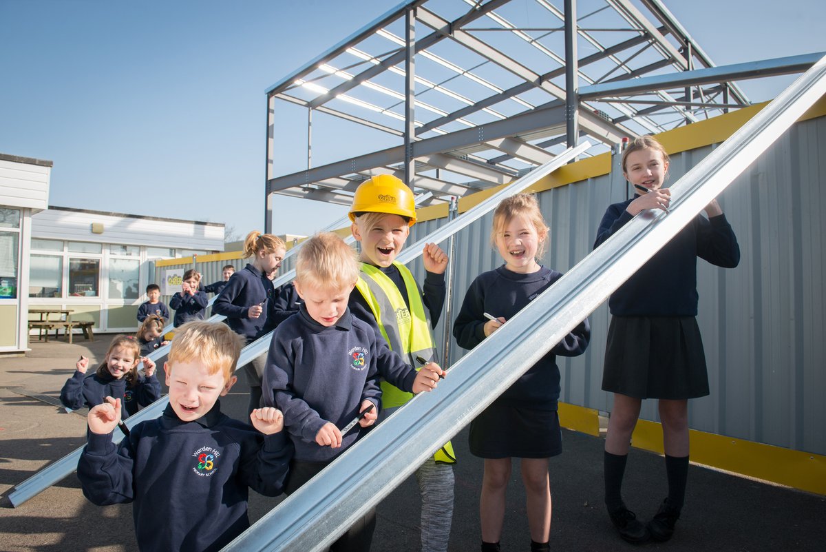 robertslimbrick's tweet photo. The steel frame is up at Warden Hill Primary School! To celebrate, we joined @EGCarterCoLtd at a steel signing event last week, which allowed pupils, teachers, governors and former staff to make their mark on the building.
#SteelSigning #EducationArchitecture https://t.co/GXbz75TGm5