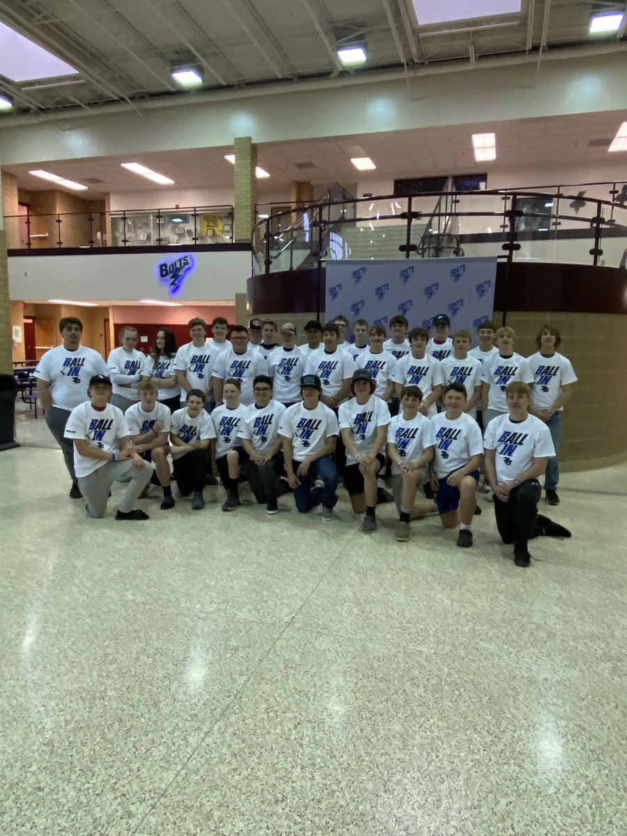 BoltsTbhs's tweet photo. Looking forward to the future with the Thunder Basin class of 2026.  #WinasOne https://t.co/UFOztJRPA0