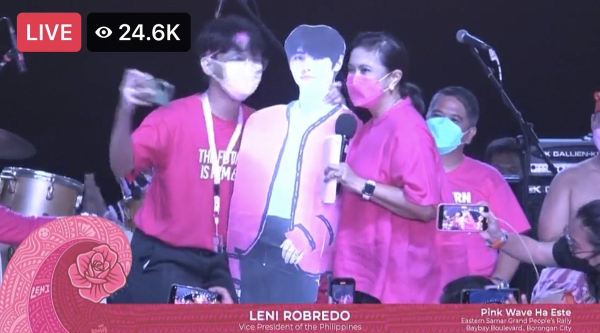 LoveforLeniR's tweet image. “ PA PICTURE KASAMA JOWA KO , VP LENI “  

“ kala ko naman buhay na jowa “ -   @lenirobredo 

AHAHAHAAHAHHAHAHAAH

BTS FOR LENI!!! 

#LeniKikoAllTheWay #SamarIsPink #LeyteIsPink #LeniLanding #PinkWaveHaEste