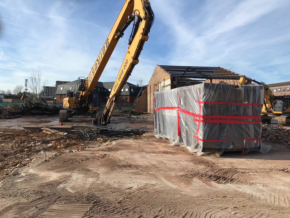 SquibbGroupLtd's tweet photo. Colonial Way, Watford #Demolition #Plant #Machinery #Watford https://t.co/LGxKWGjwH0