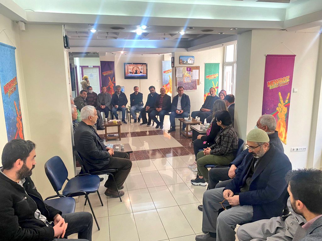 dempartiamed's tweet photo. Hevserokên şaredariyê û Hevserokên hdp ê yê Êluhê tevî rêveberiya nû hatin ziyareta me…spas û serkeftin Êlîh… https://t.co/ItAxTMEebW