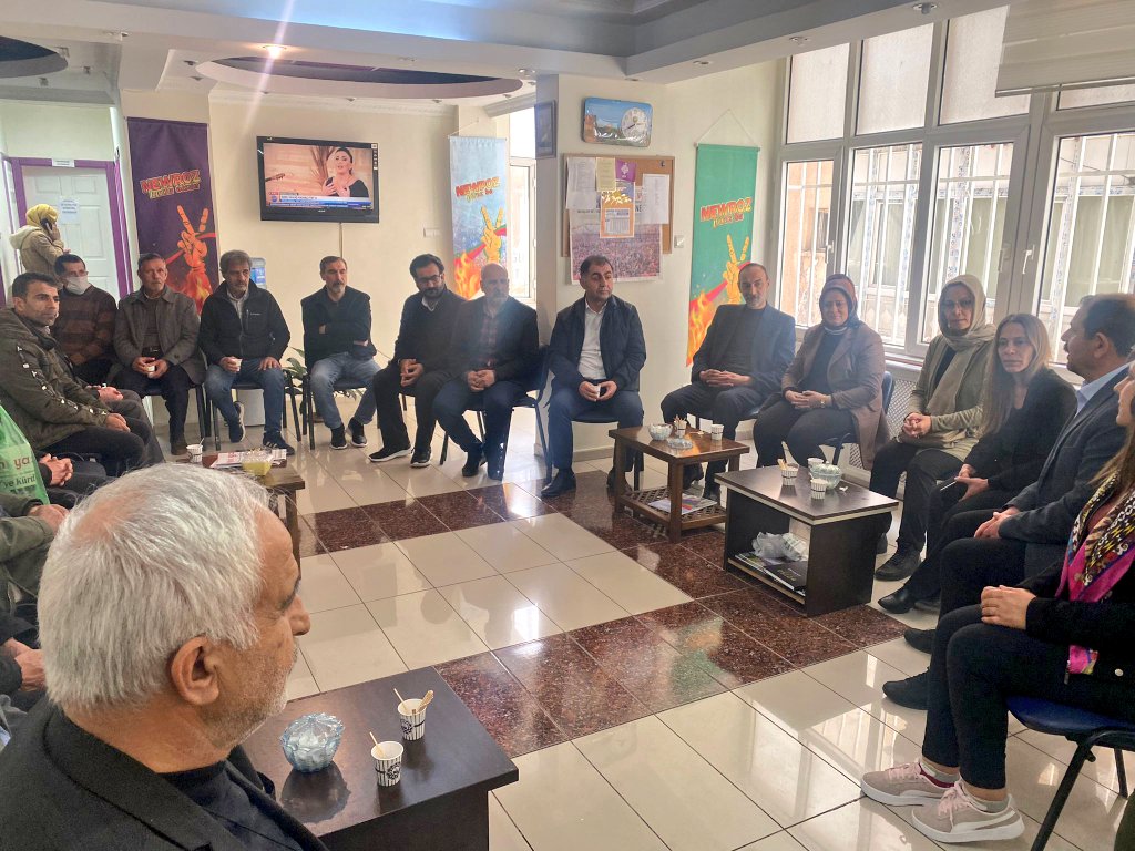 Hevserokên şaredariyê û Hevserokên hdp ê yê Êluhê tevî rêveberiya nû hatin ziyareta me…spas û serkeftin Êlîh…