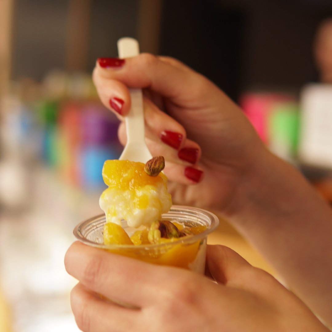 Little sweet pot. 💛

Looking for a healthy afternoon treat? Sweet up your day with an Indian rice pudding with pistachio and seasonal compote. 🍚🍈

Pop in our shops or order for delivery 🚲

#nusakitchen #londonfood #londonfoodguide