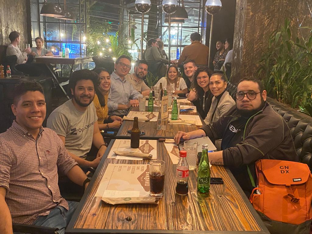 colombiafintech's tweet photo. #CFMembers No hay nada como salir a compartir luego de los #CryptoTalks💃🏻 Aquí nuestro Presidente @ErickRinconCard con los cracks de @BinanceES y @platzi🔥 Un gran encuentro de #criptomonedas y #blockchain📲 https://t.co/gxw3BtlEMw