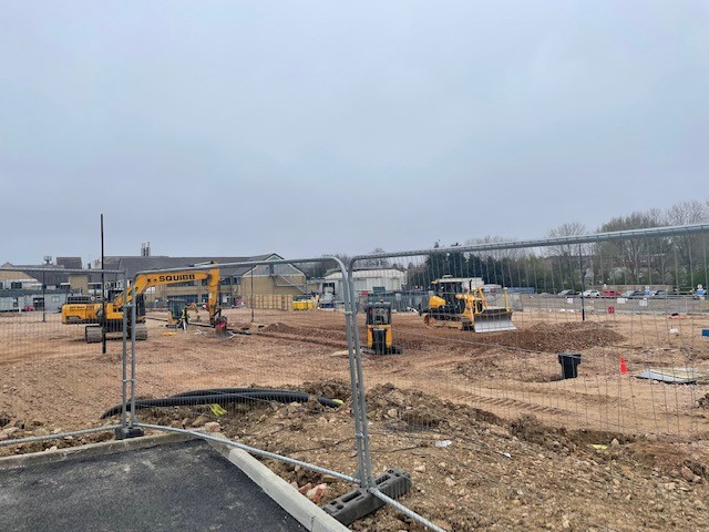 SquibbGroupLtd's tweet photo. Whipps Cross Hospital coming together! #Demolition #Plant #Machinery #WhippsCross #Hospital https://t.co/n5EnWgiczk