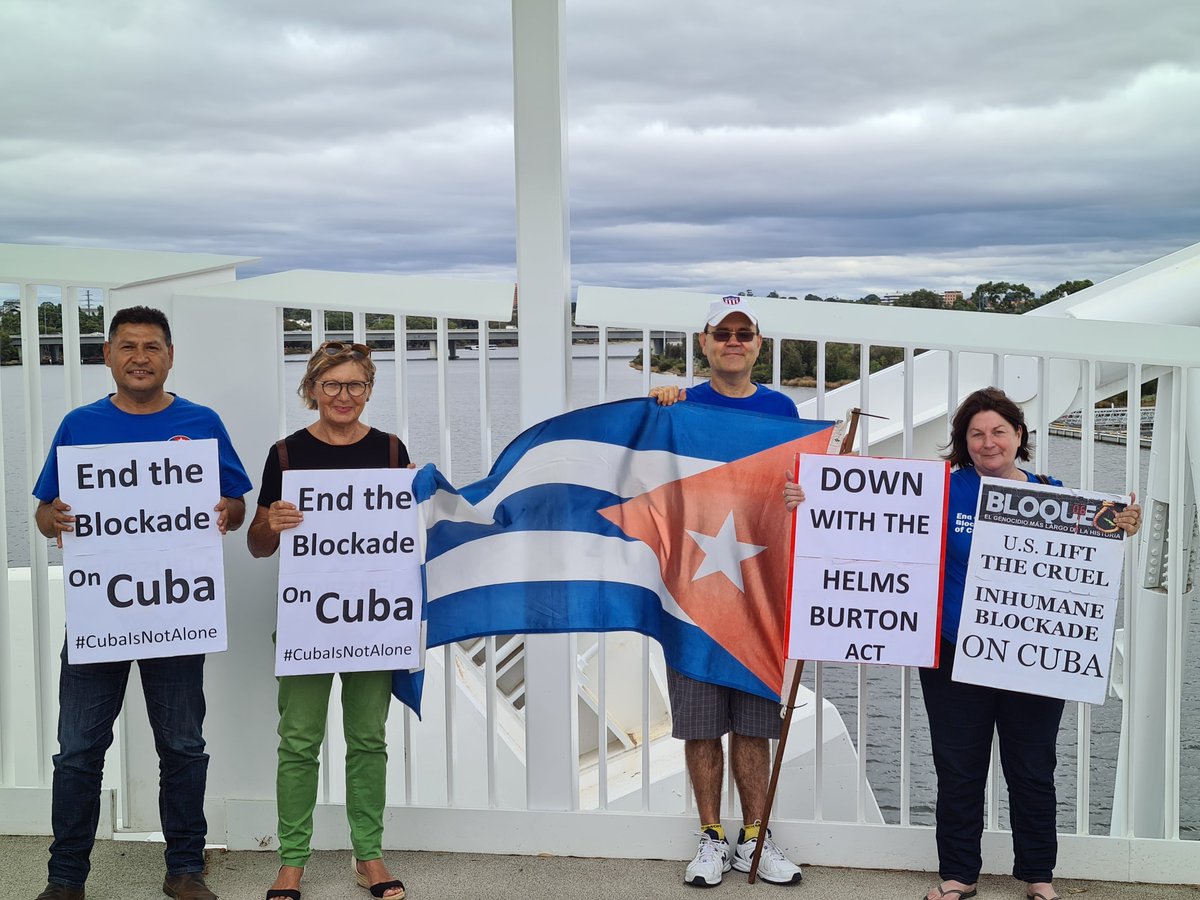 From Matagarup Bridge in Perth, Australia🇦🇺 members of the Solidarity Movement joined to global campaign against the Blockade. It´s time to build brigdes of love and #UnBlockCuba #CubaIsNotAlone