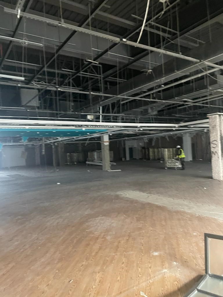 SquibbGroupLtd's tweet photo. Works are progressing well at the Former Debenhams Store, Lakeside. #Demolition #StripOut #Debenhams #Lakeside https://t.co/9MLzYhbjvR
