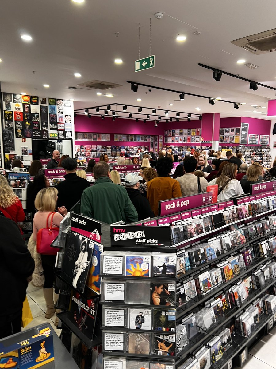 Waiting for <a href="/mattgoss/">Matt Goss</a> #hmvmanchester