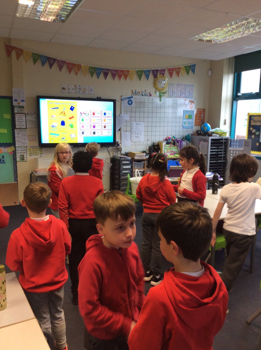 This afternoon, Year 3 have been developing their French conversation skills. We have been telling each other which classroom object we have and the colour of that object! Magnifique! @MrBStJosephs #joeysfrench