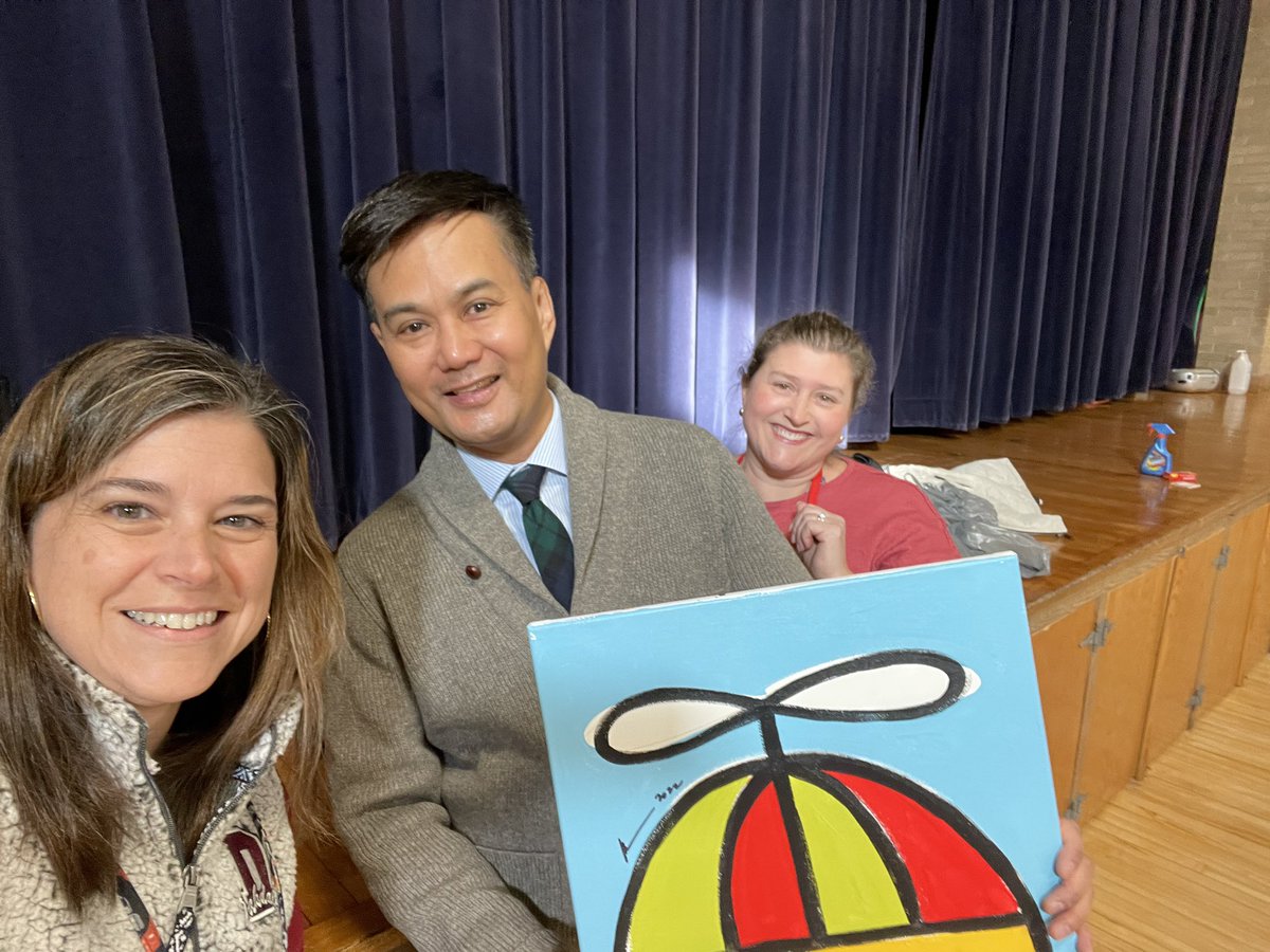 Oakdalededham's tweet photo. @smileproject is here at Oakdale School today for a day of art with the fifth graders! https://t.co/gW9wi23kON