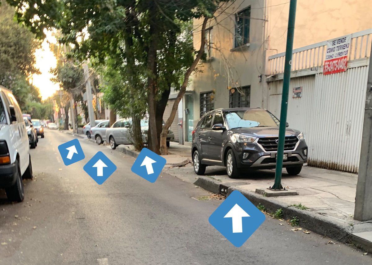 ReportandoCDMX1's tweet photo. Esperemos la nueva policía @UCS_GCDMX @OHarfuch @Claudiashein #TransitoGCDMX atienda a tienda a tiempo y sancione y retire 5 autos sobre la banqueta en Van dick 46 y 48, colonia Nonoalco frente a Estancia 44 del @ISSSTE_mx impiden paso peatonal. https://t.co/disH0JSvJp