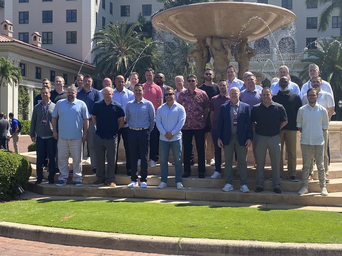 simon201's tweet photo. @JunksRadio @NFL Here’s a better quality photo so you can actually tell who’s who. But still Rhule. https://t.co/EeNUfFoJ60