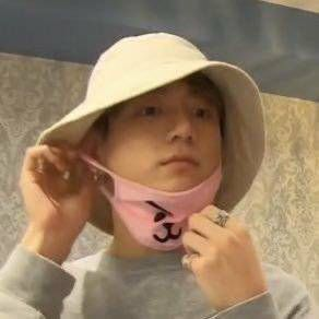 kookived's tweet photo. 👒🐰 https://t.co/8XHK55mcRY