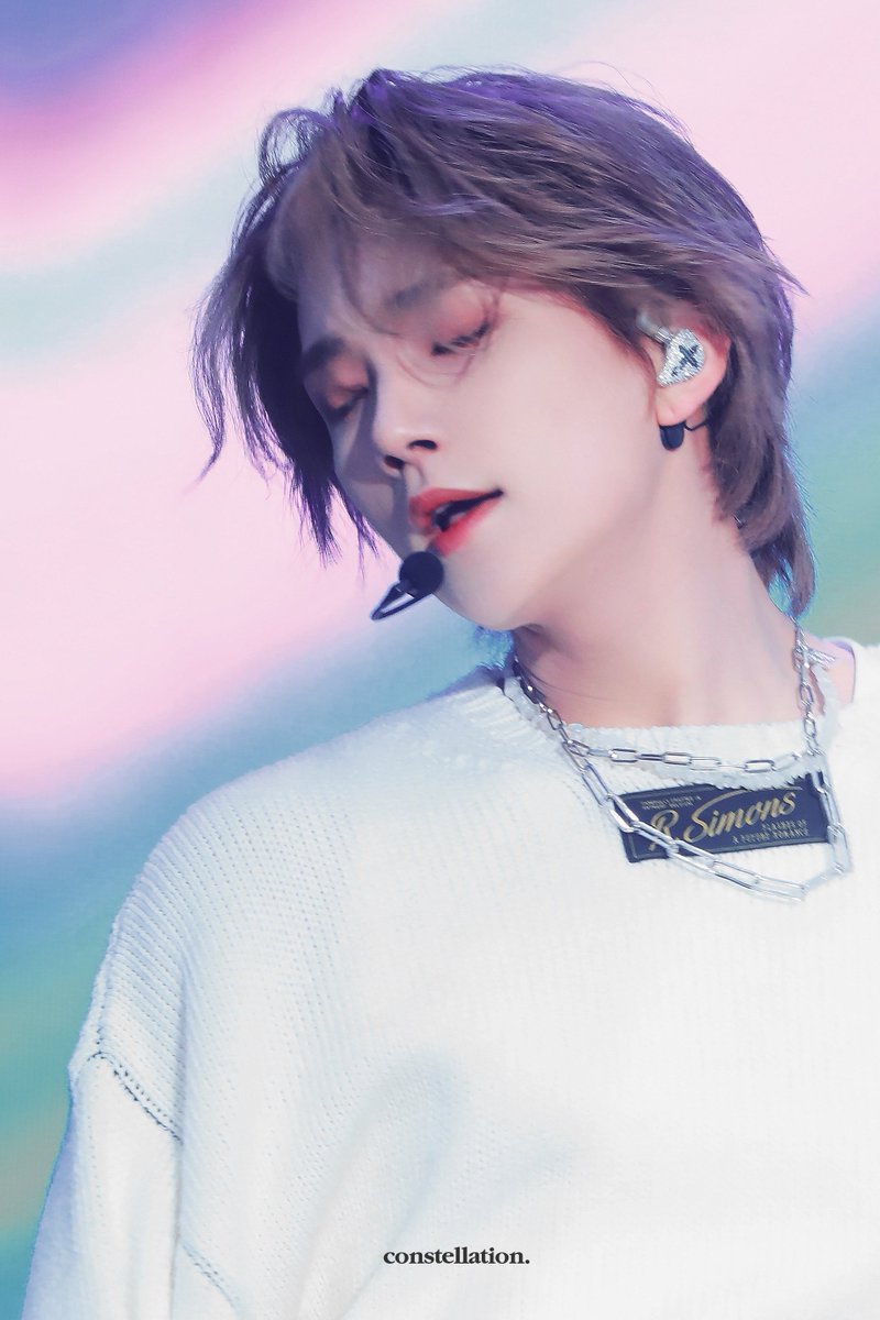constellationjs's tweet photo. 220326 캐럿랜드 DAY2

미모 발산 타임💐💐

#세븐틴 #조슈아 
#JOSHUA  #ジョシュア
#SEVENTEEN #홍지수 @pledis_17 https://t.co/2pxV8Sc7iM