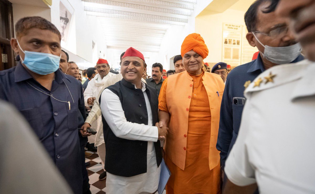 yadavakhilesh's tweet photo. https://t.co/SyUb0B746M