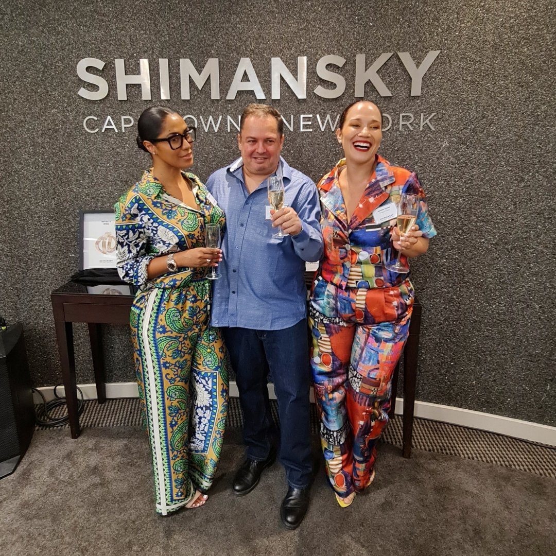HLScomms's tweet photo. 𝐈𝐧-𝐩𝐞𝐫𝐬𝐨𝐧 𝐞𝐯𝐞𝐧𝐭𝐬 𝐚𝐫𝐞 𝐛𝐚𝐜𝐤!🎉 The HLS team partnered with our client @Shimansky_ to invite top-tier media & influencers for an afternoon of bubbles, fine-finger foods, gin pairing & an intimate tour of the #Shimansky diamond museum.💎
#PRagency #MediaEvents https://t.co/NStKZUzQ4k